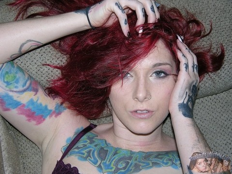 Tattooed redhead Lola takes off her glasses and clothes for her first nudes | Фото 3