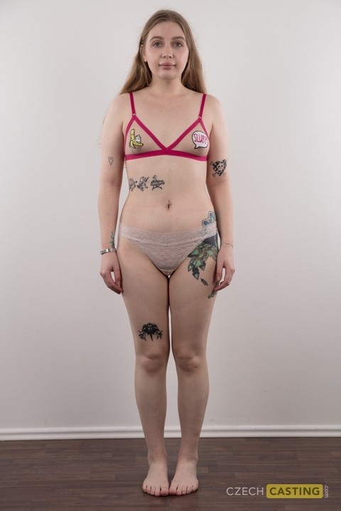 Dean first timer Margarita reveals her tattooed body while getting naked | Фото 7