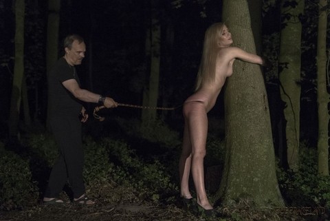 Naked blonde sucks and fucks a dick after being tortured at night in the woods | Фото 9