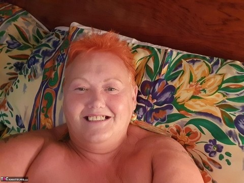 Fat granny with red hair Valgasmic Exposed takes naked selfies at home | Фото 2