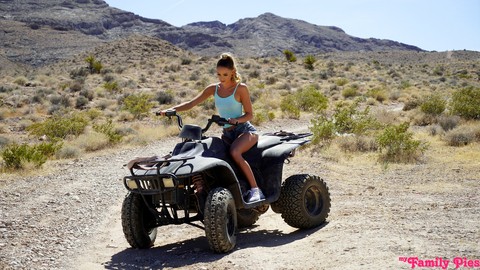 Slender teen Emma Hix gets a hot fuck after target practice in the desert | Фото 5