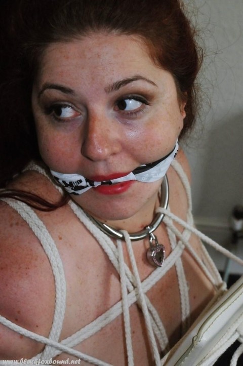 Fat female with red lisp is left gagged and tied up by ropes | Фото 5