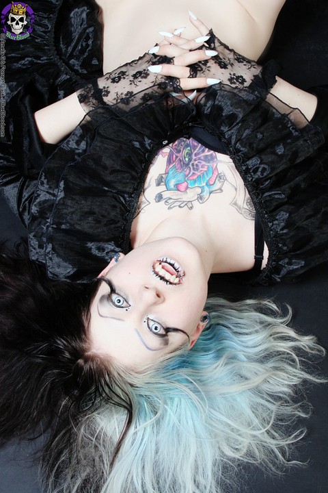 Goth girl Mad Sophie sports the Vampire look while exposing herself | Фото 2