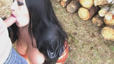 Dark-haired goth Lady Angelina shows her big tits while giving an outdoor BJ | Фото 12