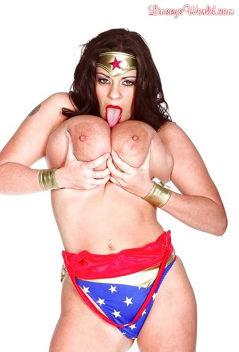 European MILF Linsey Dawn McKenzie ripping off Wonder Woman | Фото 3