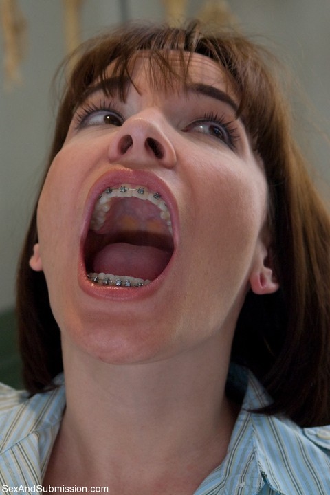 MILF with braces Dana DeArmond gets face fucked by her perverted dentist | Фото 4