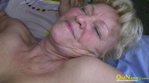 Fat mature Bohunka and blonde granny Ruth get rammed by a stiff dong | Фото 12