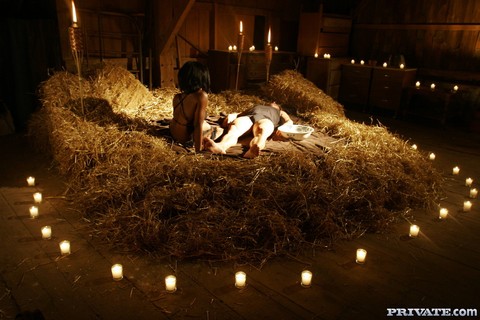 Horny ebony Vixen Fyre takes a white cock in a kinky sex ritual in a barn | Фото 21