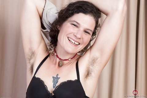 Aged hirsute lady Sunshine self-licking her furry underarms | Фото 5