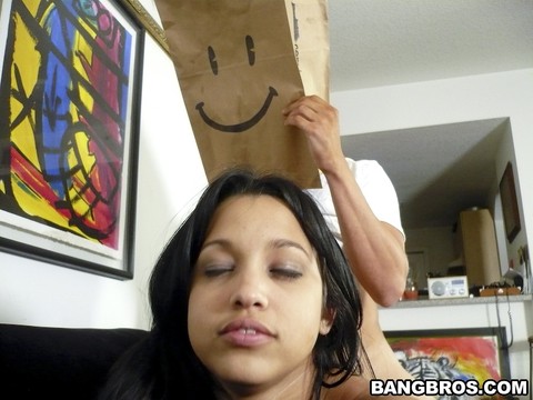 Latina Anna licks top of the dick & gets banged by a guy with bag on his head | Фото 10