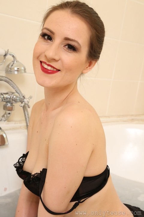 Slender brunette Scarlot Rose teases with tits in black lingerie before bath | Фото 13