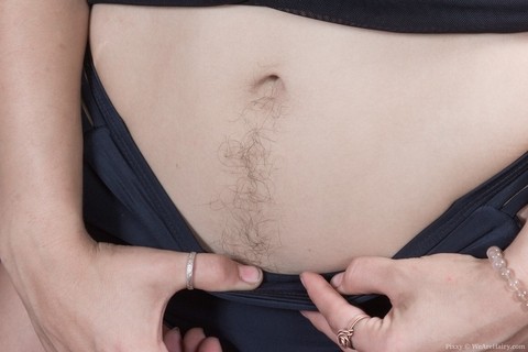 First timer Pixxy reveals her unshaven female body parts one at a time | Фото 6