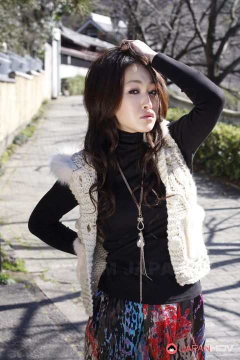 Wonderful Japanese college babe Yu Yamashita wears short skirt and black boots | Фото 5