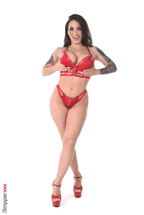 Tattooed brunette Medusa doffs red lingerie before dildoing her pussy | Фото 2