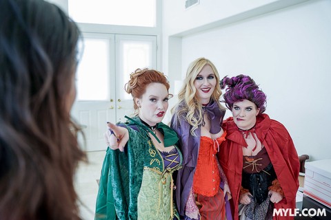 Witchy MILF beauties have a with a male slave in a Hocus Pocus parody foursome | Фото 7