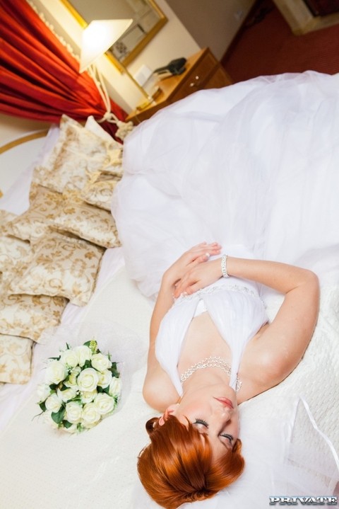 Redhead Czech bride Lucy Bell getting double fucked on her wedding day | Фото 20