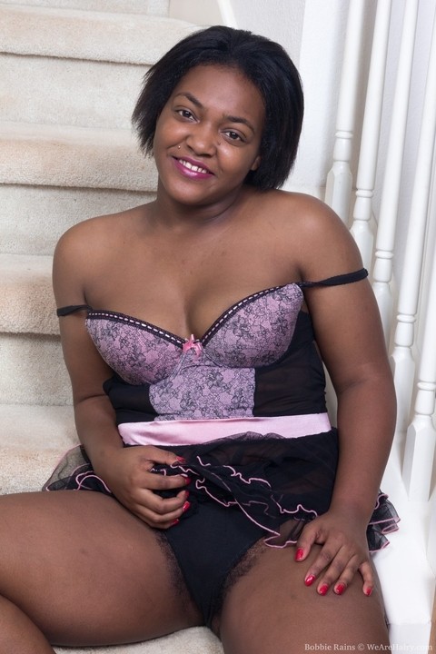 Sexy ebony fatty Bobbie Rains sheds elegant lingerie to show hot hairy snatch | Фото 5