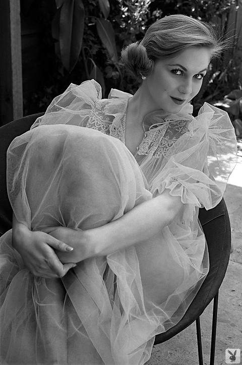 Centerfold granny Jonnie seductively posing topless in a black & white shoot | Фото 2