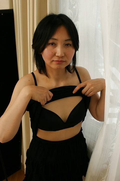 Shy asian MILF in pantyhose Junko Konno getting rid of her clothes | Фото 5