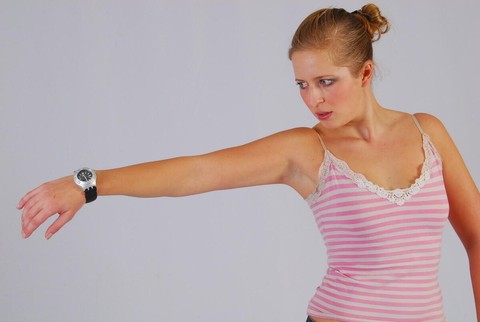 Amateur model Anna displays her Swatch Scuba watch while fully clothed | Фото 14