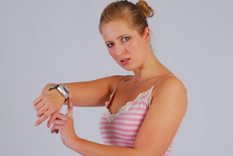 Amateur model Anna displays her Swatch Scuba watch while fully clothed | Фото 3