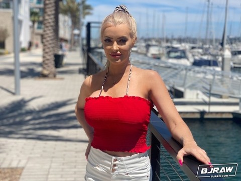 Sexy blonde Linzee Ryder models a bikini at a harbour before an ass licking BJ | Фото 3