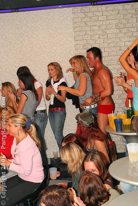 Slutty amateurs getting drunk and going wild at the party with malestripper | Фото 7