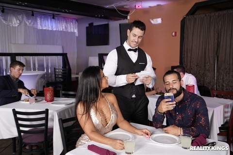 Latina MILF Rose Monroe presents her huge bottom and gets banged by a waiter | Фото 9