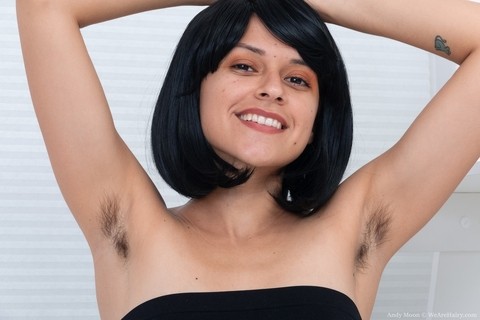 Latina amateur Andy Moon tugs on her hairy bush after showing furry armpits | Фото 4