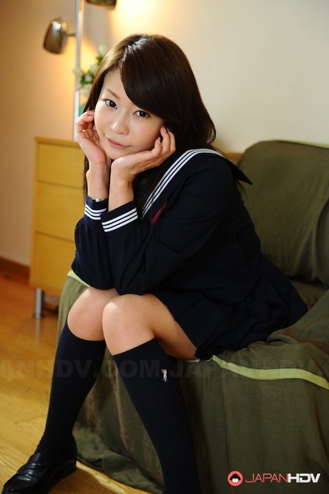 Beautiful Japanese girl Yuri Aine in sailor suit poses to show her pretty face | Фото 15