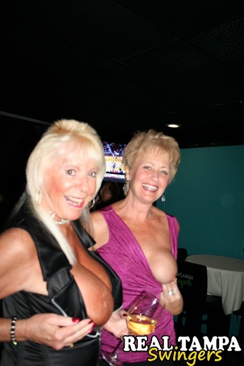 Granny Tracy Lick & kinky swingers teasing pantyless with their big tits | Фото 8