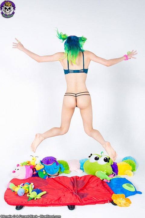 Tall teen Dorothy Perkins models totally naked with dyed hair in pigtails | Фото 11