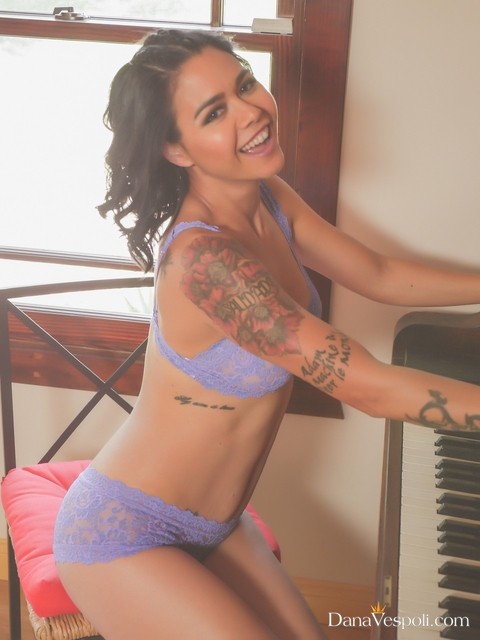 Petite tattooed Asian Dana Vespoli exposes her hot body in front of a piano | Фото 3