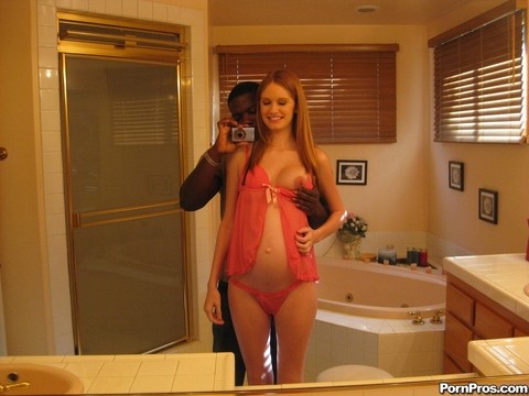 Pregnant redhead Layla Exx poses for the photoshoot with black guy | Фото 11