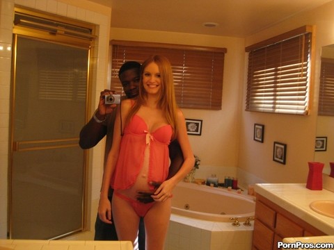 Pregnant redhead Layla Exx poses for the photoshoot with black guy | Фото 4