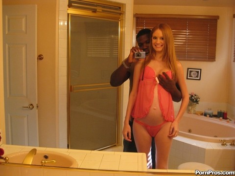 Pregnant redhead Layla Exx poses for the photoshoot with black guy | Фото 5