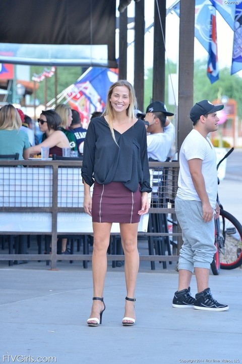 Glamorous blonde in a miniskirt Courtney flaunting her nice tits in public | Фото 1