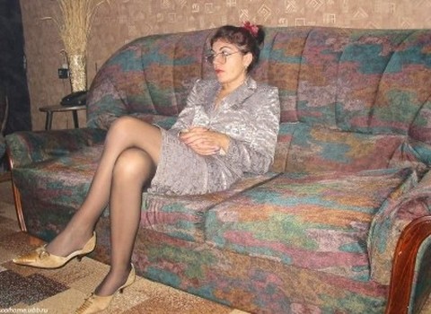 Стройная секретарша в чулочках сосет хуй и трахается со своим шефом | Фото 12
