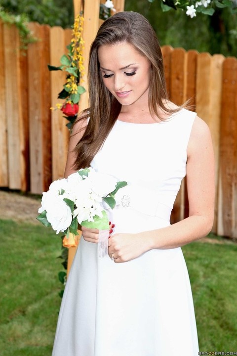 Beautiful bride Tori Black strips off wedding dress & poses in white stockings | Фото 2