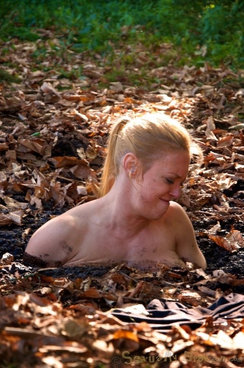 Sex slaves Darling & Hazel Hypnotic are rendered helpless out in the woods | Фото 1