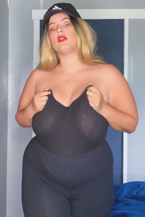 Chubby blonde babe Jordyn khaled shows her huge boobs and poses in nylons | Фото 1