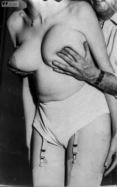 Big breasts being bound and spraying milk in raunchy vintage BDSM scene | Фото 3