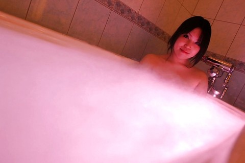 Fuckable asian babe with small titties Fumika Murase taking bath | Фото 16