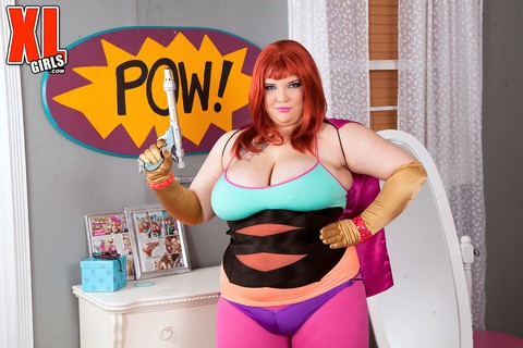 Redheaded fatty Kitty Mcpherson releases her large boobs from cosplay attire | Фото 2