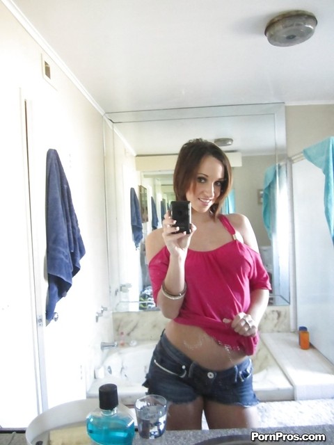 Cute ex-gf Jada Stevens taking mirror selfies of her big natural boobs | Фото 6