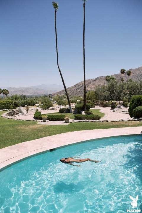 Centerfold model Kirby Griffin bares her perky tits and phat ass before a swim | Фото 12