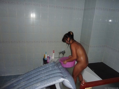 Busty Thai chick gets drunk and strips naked for boyfriend and bath | Фото 13