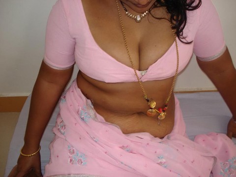 Indian babe shows her big natural tits in and out of see thru lingerie | Фото 9