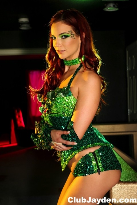 Solo model Jayden Cole poses non nude in a hot Poison Ivy outfit | Фото 8