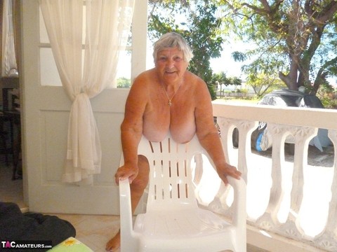 Fat oma Grandma Libby gets completely naked on a balcony by herself | Фото 18